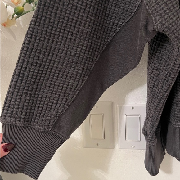 AE Big Hug Waffle Crew Neck Sweatshirt - Picture 11 of 14